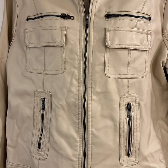 Suzy Shier Faux leather jacket. Cream. Sz-L - Picture 2 of 4